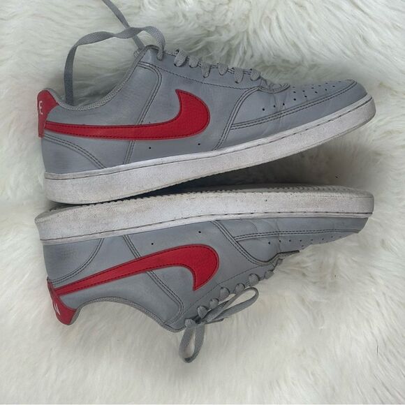 Nike Sneakers with Red Accents main image 4